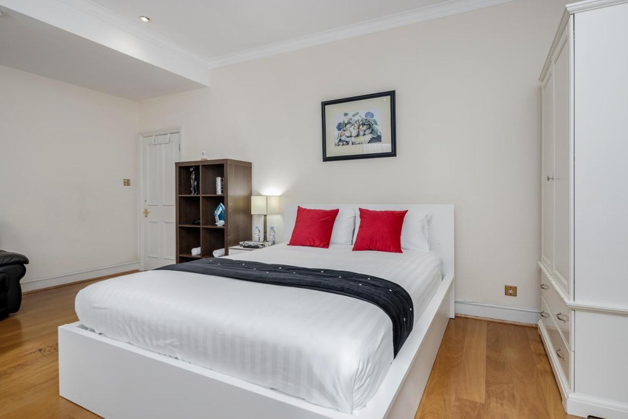 Oxford Street Homestay Лондон Екстер'єр фото