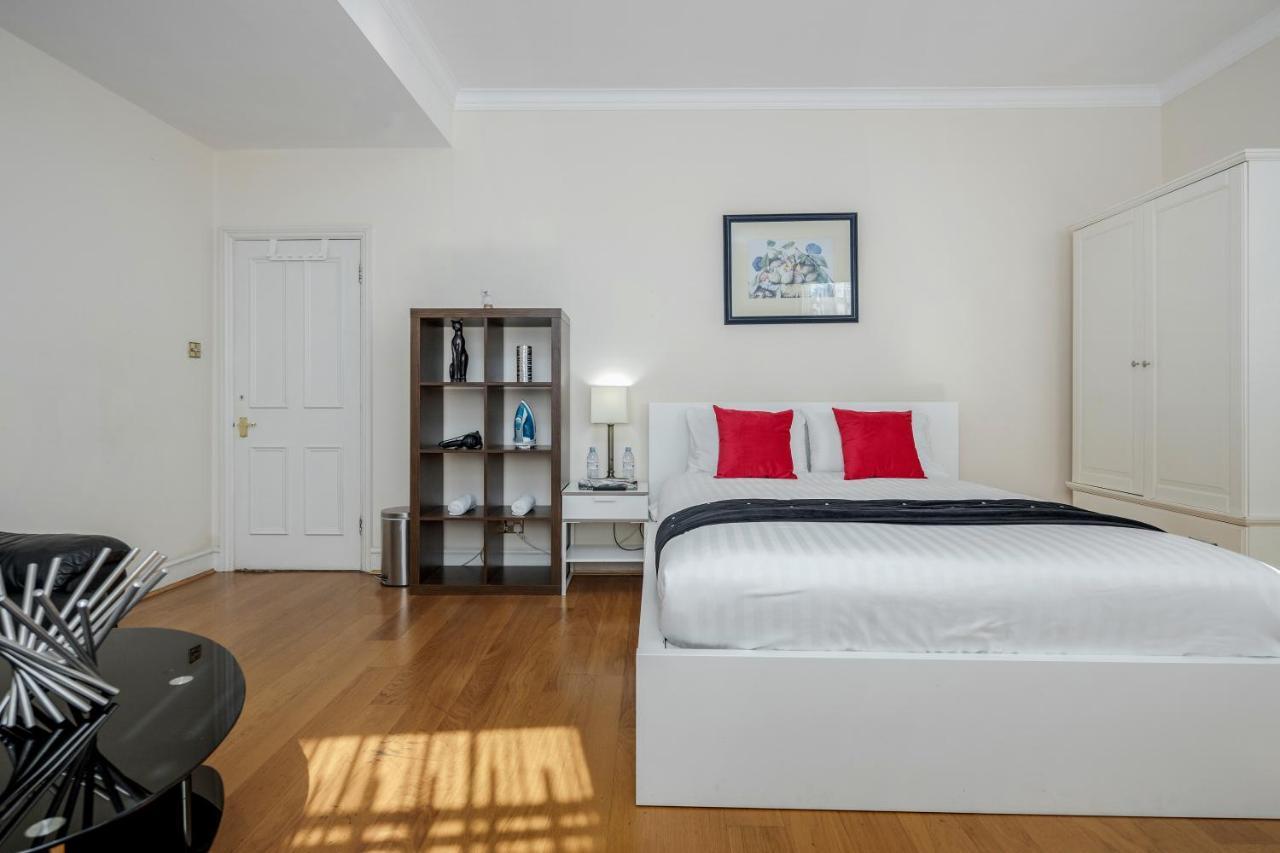 Oxford Street Homestay Лондон Екстер'єр фото
