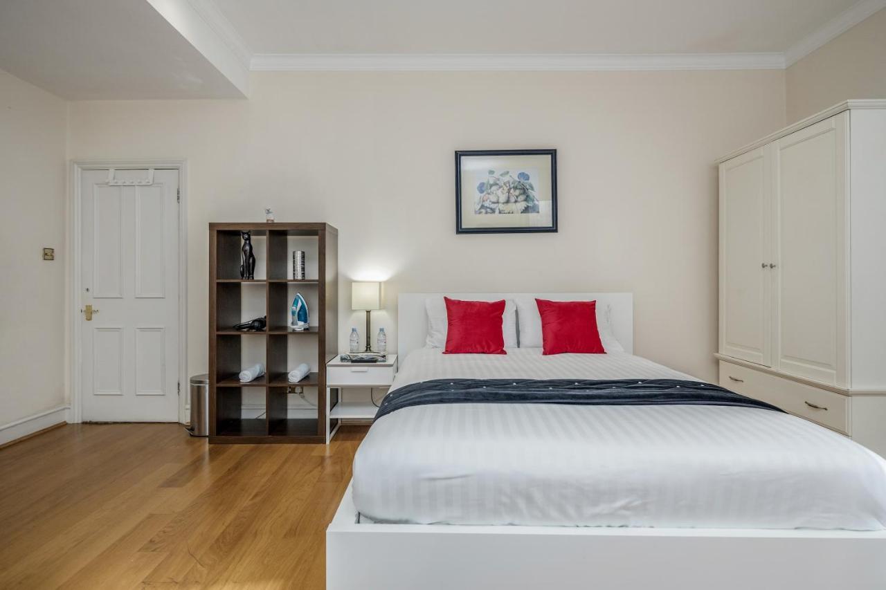 Oxford Street Homestay Лондон Екстер'єр фото