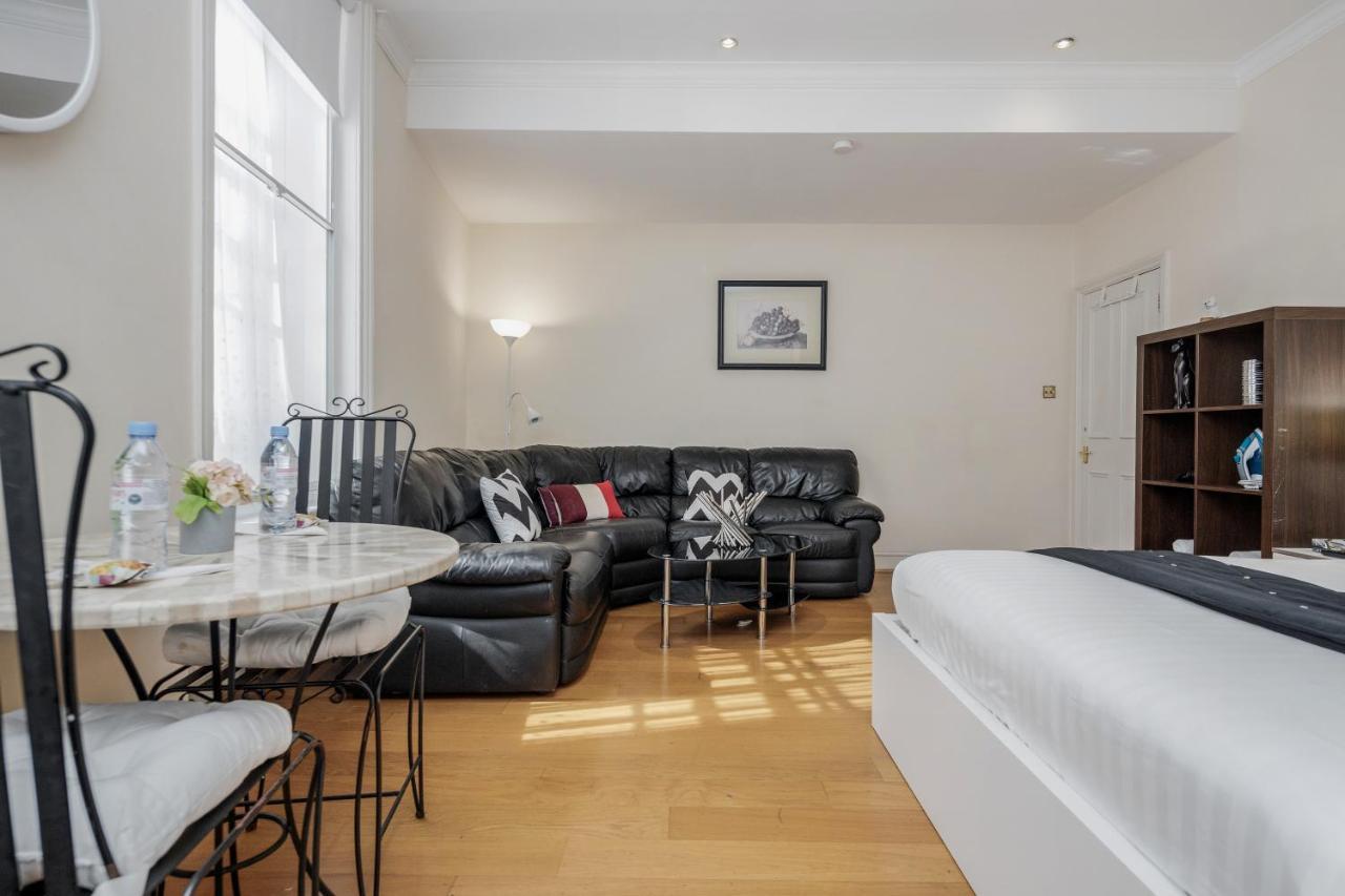 Oxford Street Homestay Лондон Екстер'єр фото